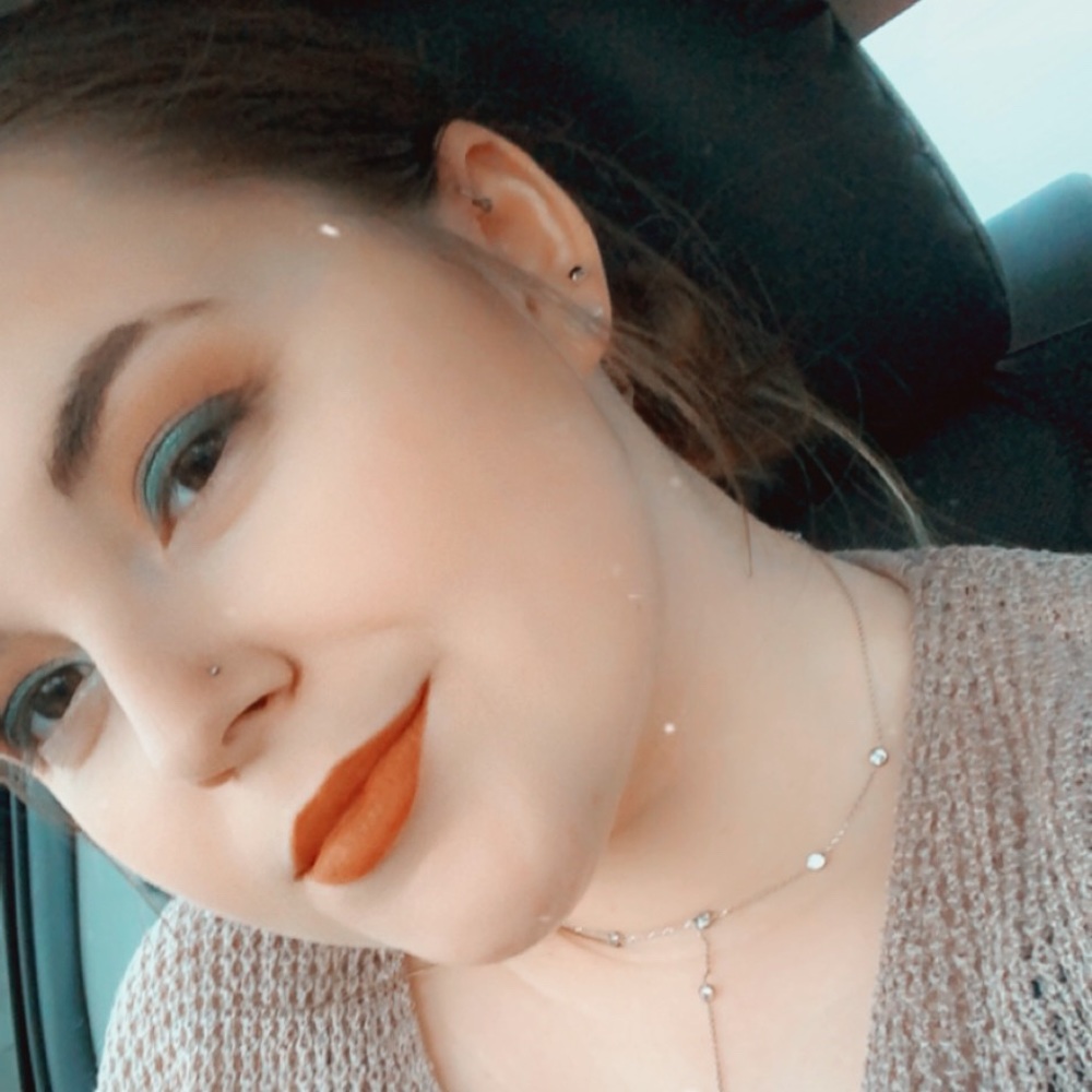 Meet your Posher, Laryn